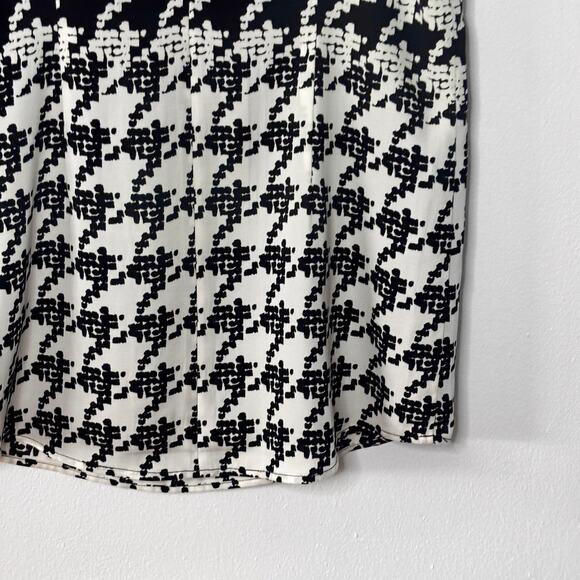 CAbi Women's Black and White Houndstooth Detailed Flowy Tank Top Size Small - Picture 6 of 12
